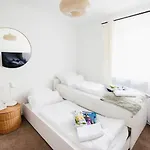 Bahnhofsnahe 9 200qm Ps5 Fuer Familien & Firmen Διαμέρισμα