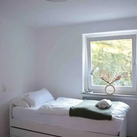 Appartamento Bahnhofsnahe 9 200qm Ps5 Fuer Familien & Firmen Landshut