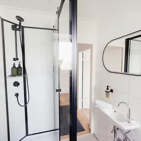 Appartement Bahnhofsnahe 9 200qm Ps5 Fuer Familien & Firmen Landshut