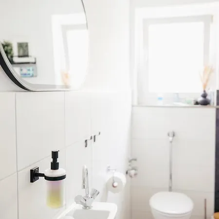 Appartamento Bahnhofsnahe 9 200qm Ps5 Fuer Familien & Firmen Landshut
